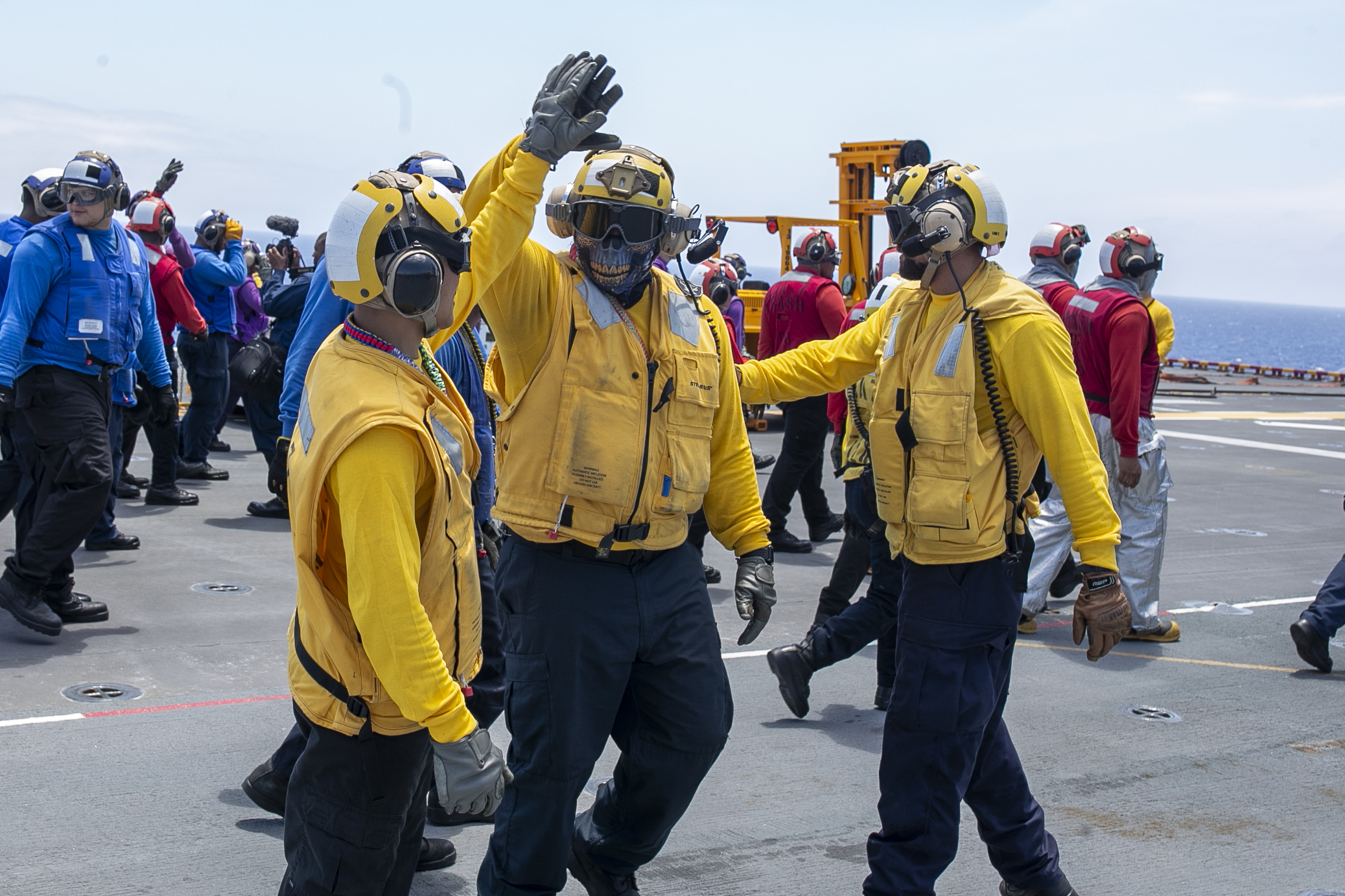 トロピカルビーチスタッフ 英語版 Expeditionary Strike Group SEVEN > Resources > Welcome Aboard